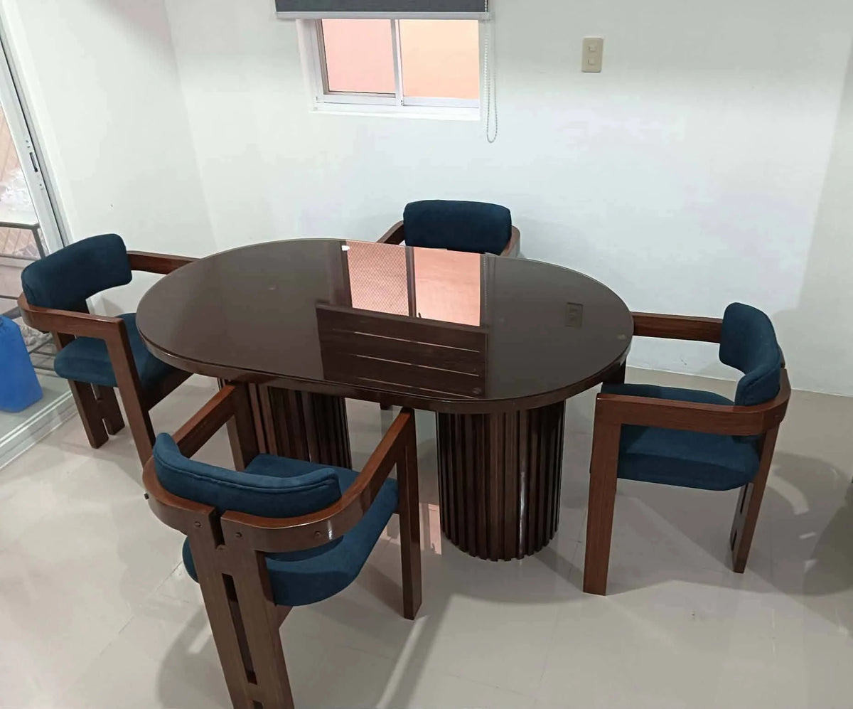 Oval Dining Set with Tuck-In Chairs, Fluted Pedestal